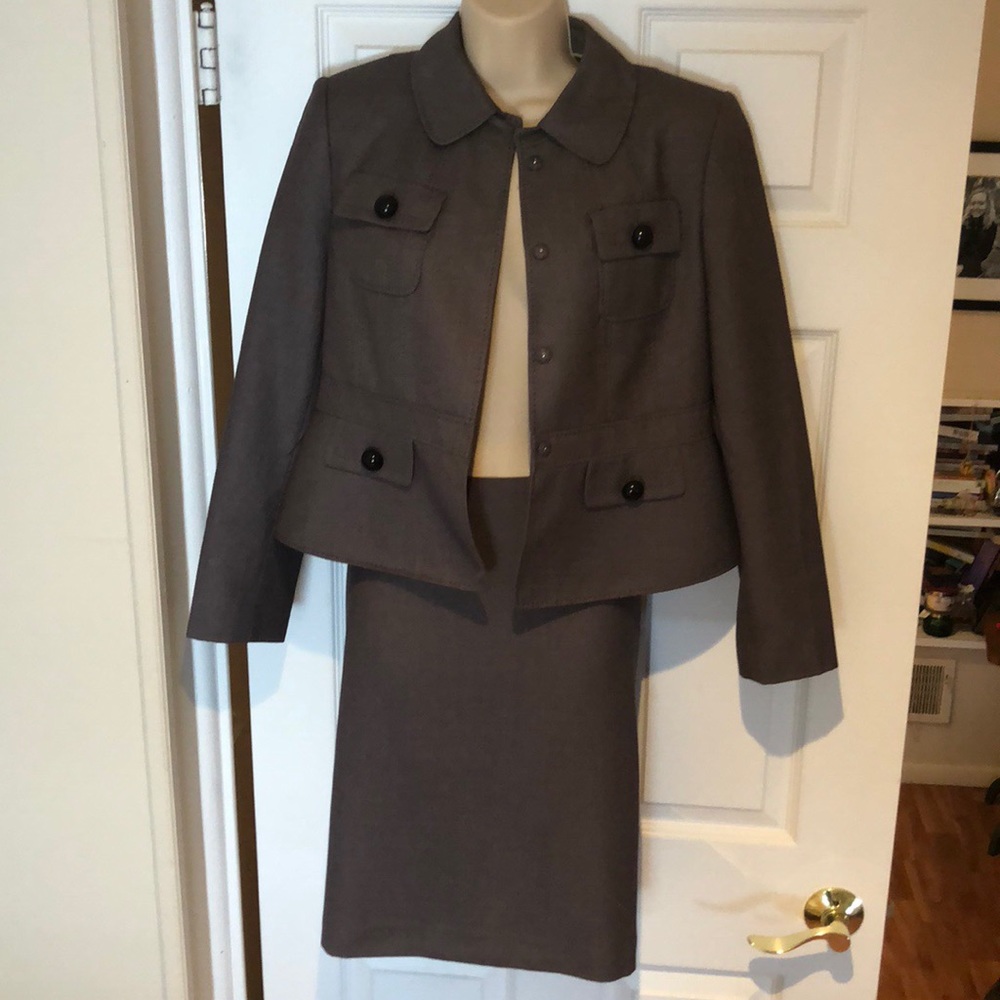 Ann Klein 2 piece Skirt Suit